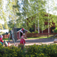 多くのハーバーに子どもの遊び場とサウナが併設されており、ハーバーはエリアのコミュニケーション空間の役割を果たしている。